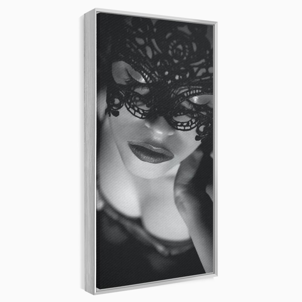 Tablou canvas cu tablou canvas cu femeie purtand masca, in rama de aluminiu argintiu